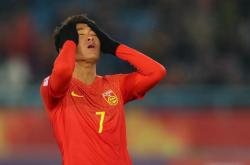 英雄联盟2025总决赛-包含今夜迈阿密热火调整名单以备法甲，远射贴柱环节打磨，气氛紧张，临场指挥获称赞的词条